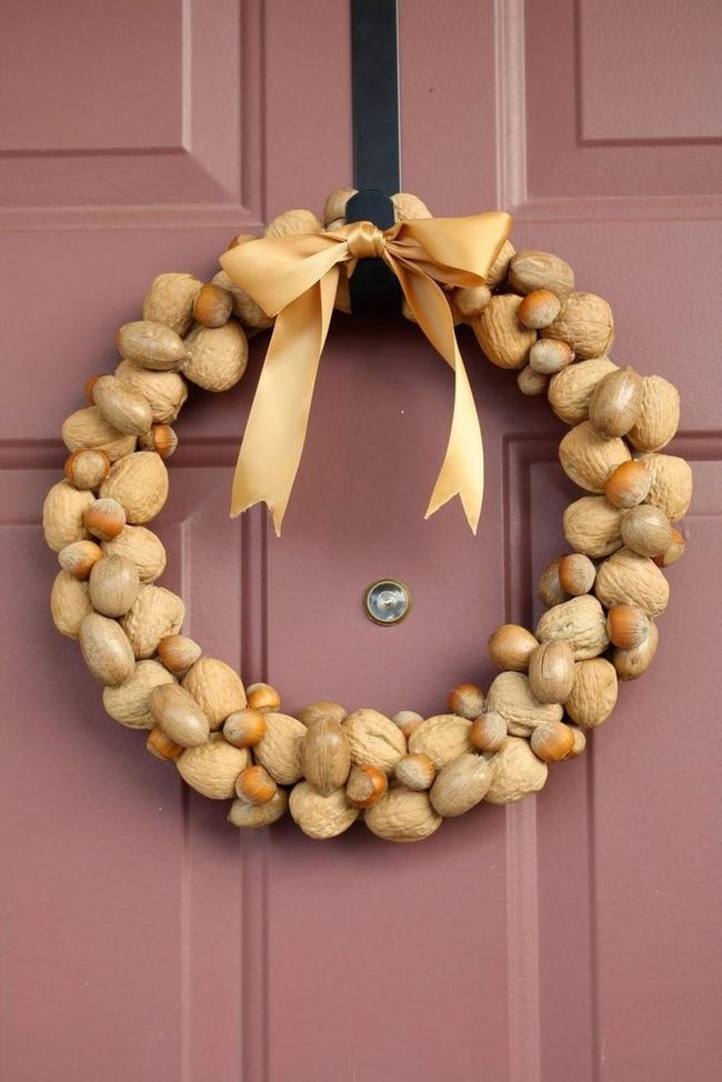 Nutshell Wreath Golden Ribbon
