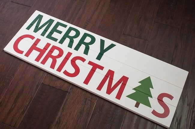 Red Green Letters White Wood
