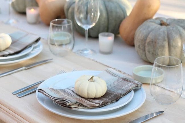 Green And Orange Pumpkins Table