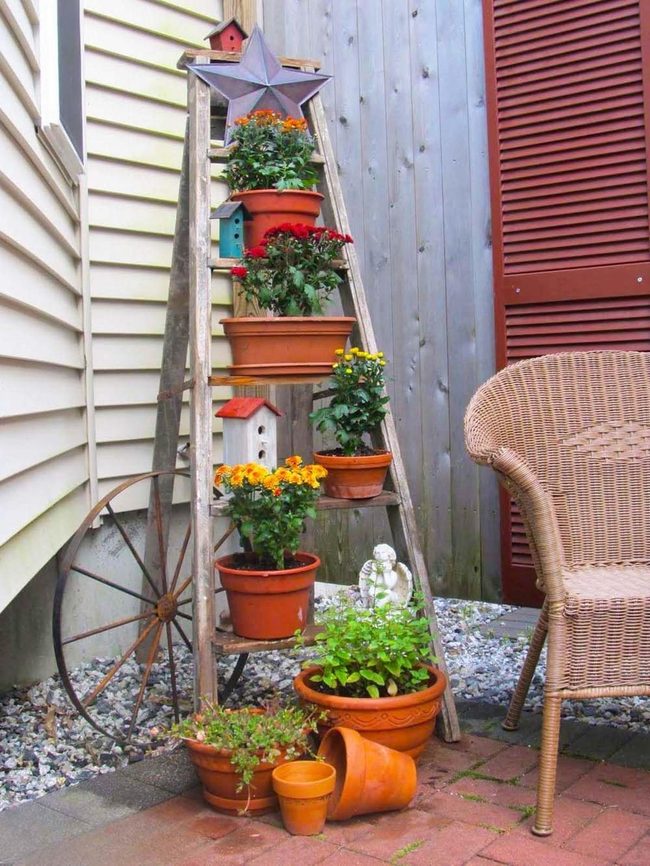 Wooden Ladder Tiered Planters