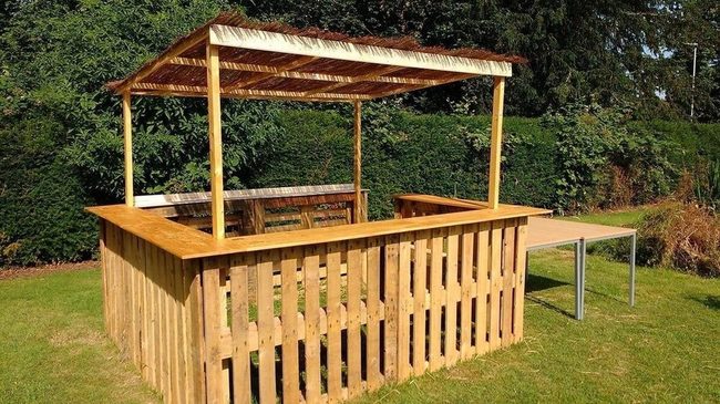 Pallet Wood Picnic Shelter