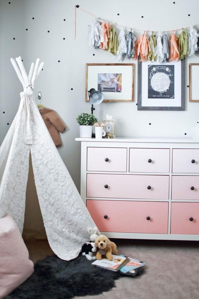 Pink Polka Walls With Lace Teepee