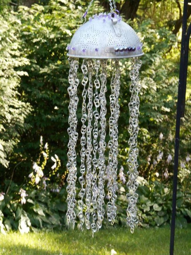 Cascading Chains Metal Colander