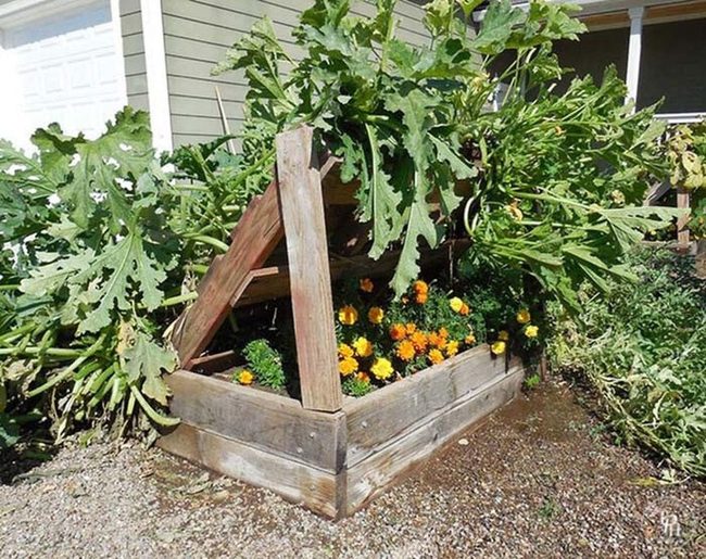 Pallet Wood Raised Garden Beds