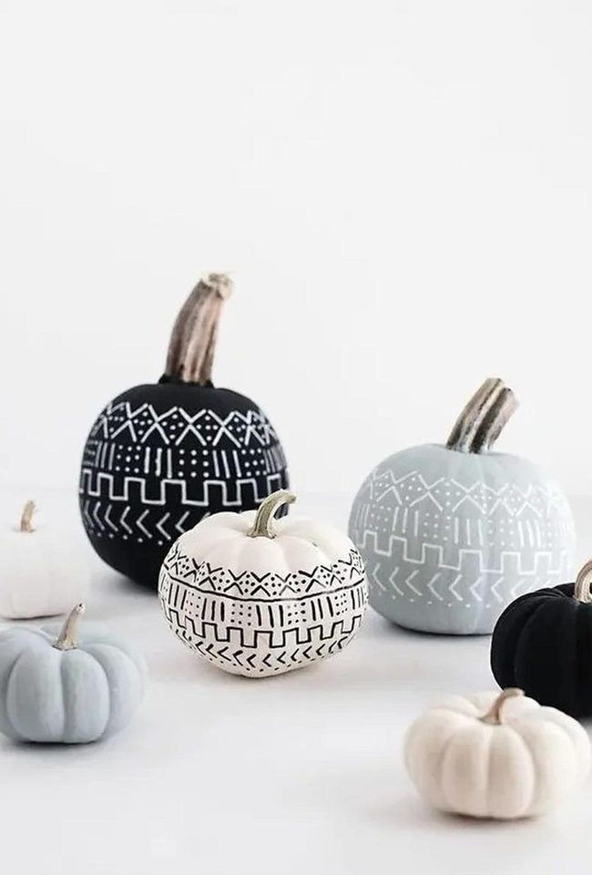 Geometric Black And White Pumpkins