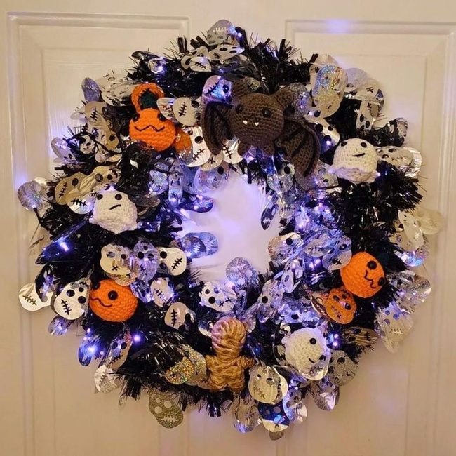 Dark Green Garland With Glowing Yellow Eyes
