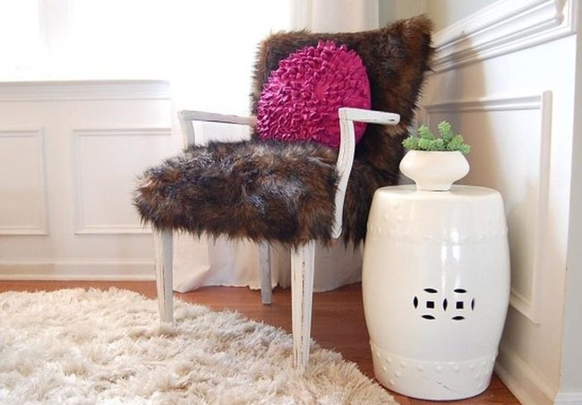 Brown Plush Chair Pink Pillows