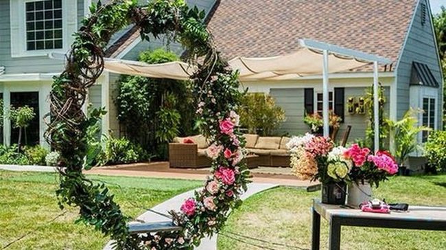 Wooden Flowers Circle Swing