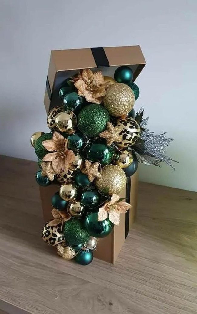 Gold Sparkly Flowers And Leopard Print