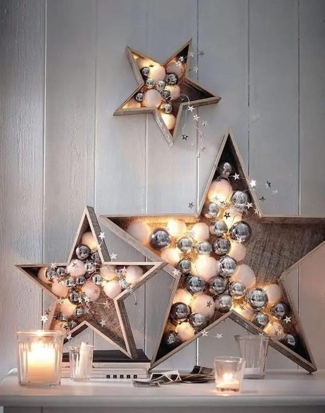 Wooden Stars With Sparkling Ornaments