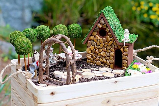 Moss Stones Miniature Fairy Garden
