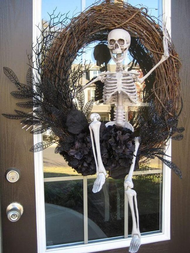 Skeleton Vines Dark Halloween Wreath