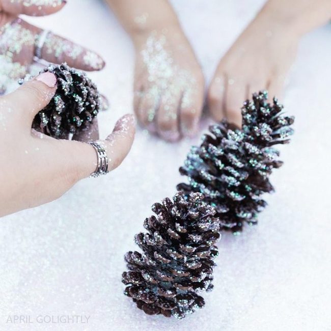 Glittered Pinecone Sparkle