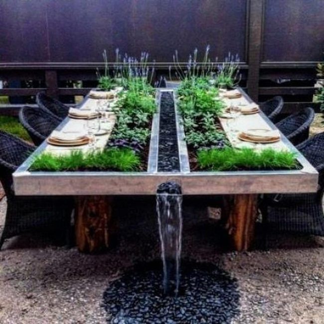 Flowing Water Green Dining Table