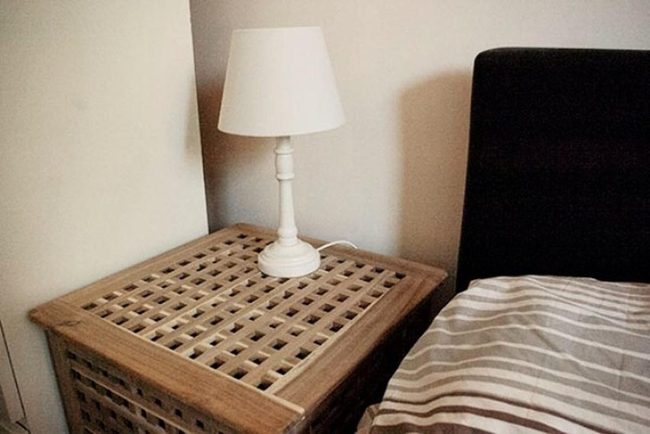 Dark Bed, Light Walls, Maximum Contrast
