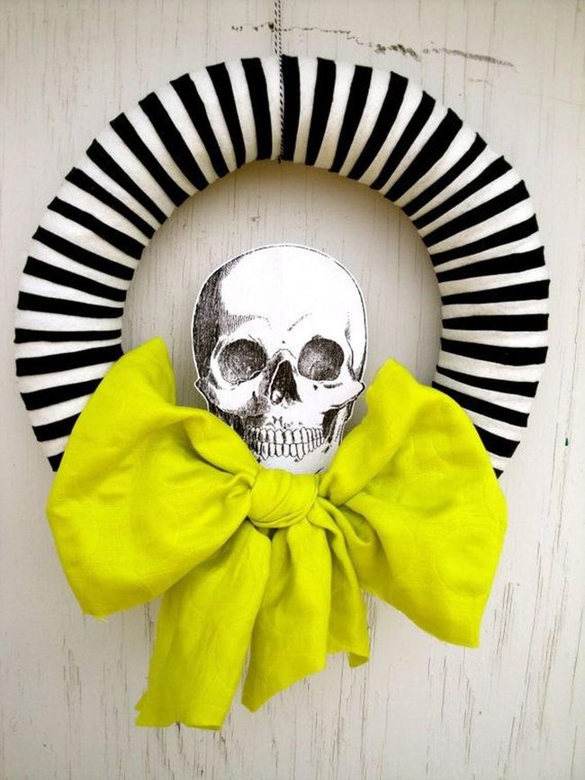 Black Stripes Yellow Bow Skull