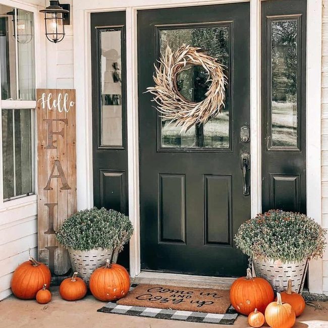 Dried Wreath Black Door Orange Pumpkins