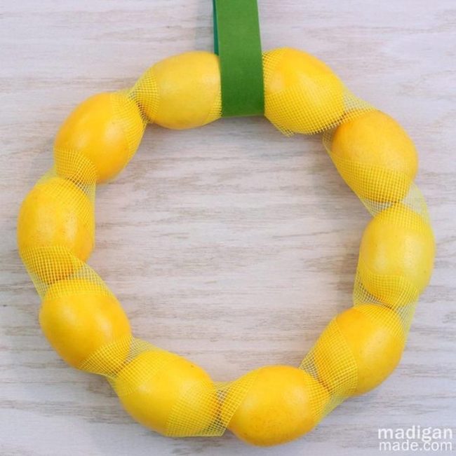 Sunny Lemons In White Mesh