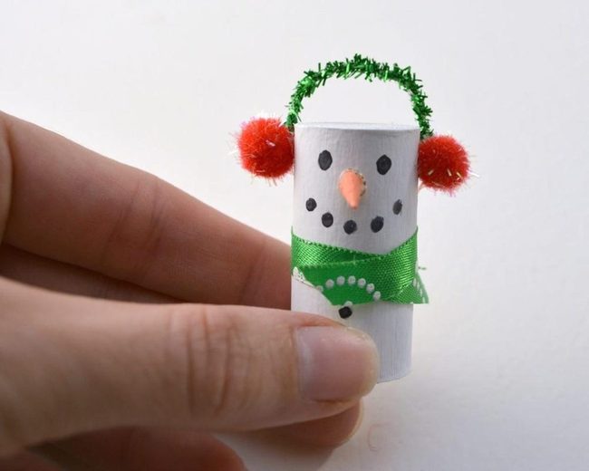 Tiny Cork Snowmen Ornaments