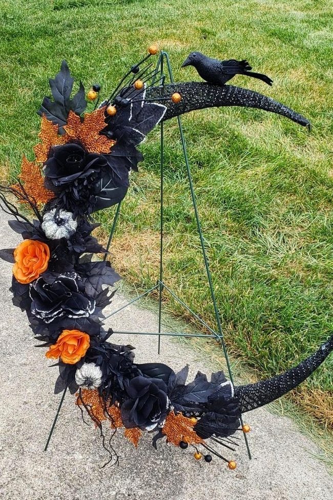 Crescent Moon Wreath With Tarot Lights