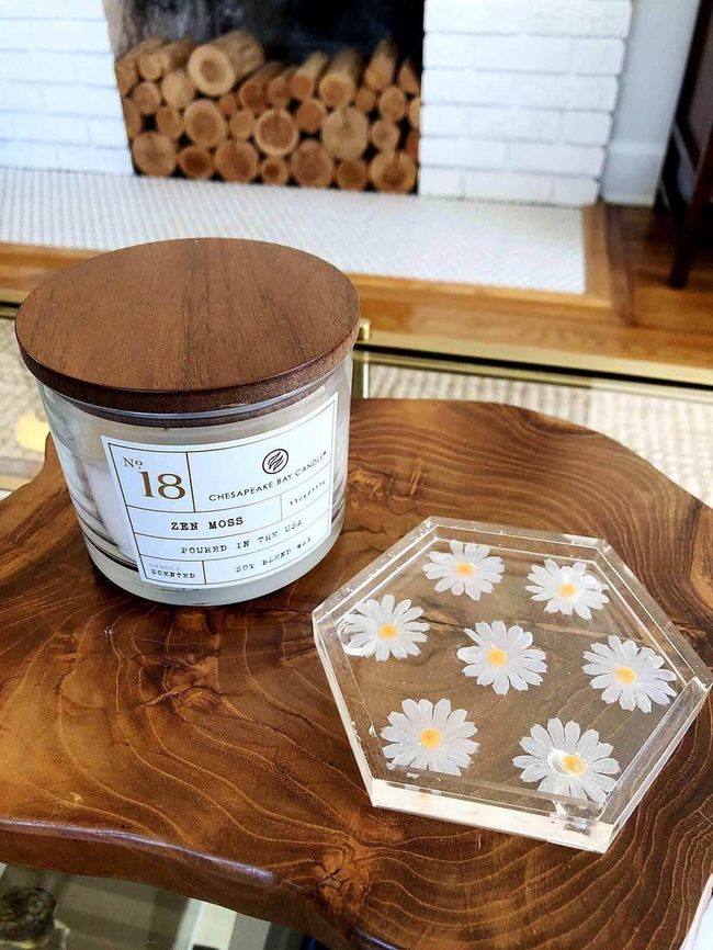 Glossy Resin Coasters With Embedded Flowers