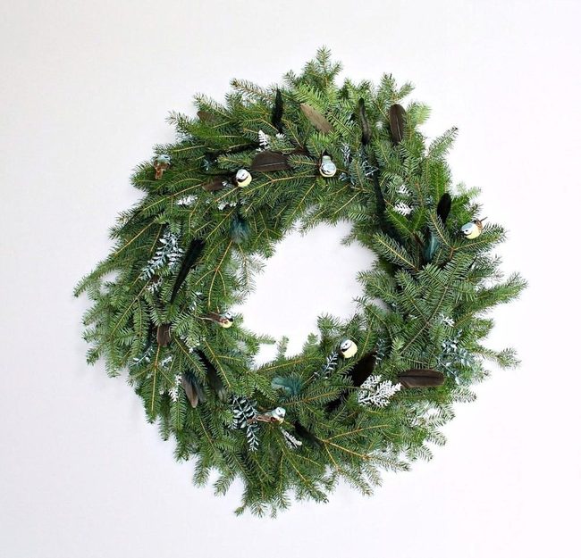 Green Pine Wreath With Perched Birds