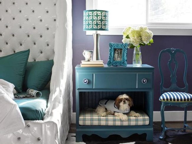 Dark Blue Striped Bedroom Corners